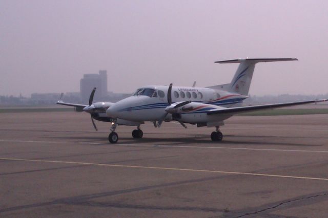 Beechcraft Super King Air 200 —