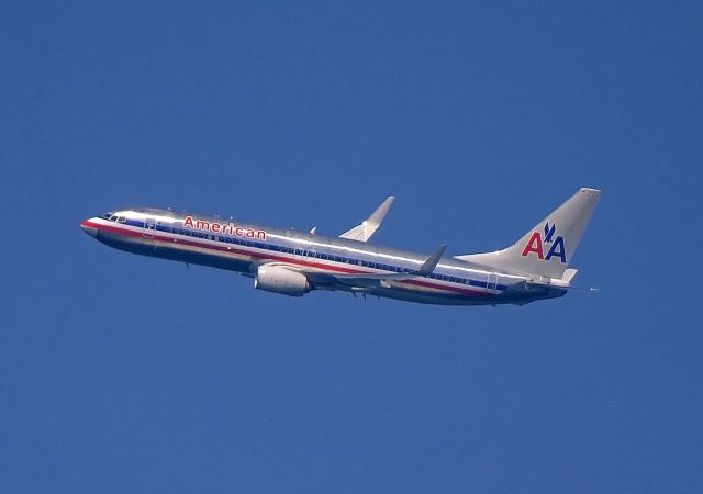 Boeing 737-800 —