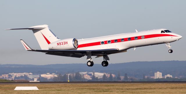 Gulfstream Aerospace Gulfstream V (N933H) - Lifting Off From Rwy 34R