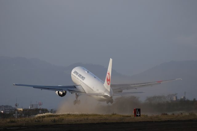 BOEING 767-300 (JA8986) - 20 October 2016:HKD-HND.