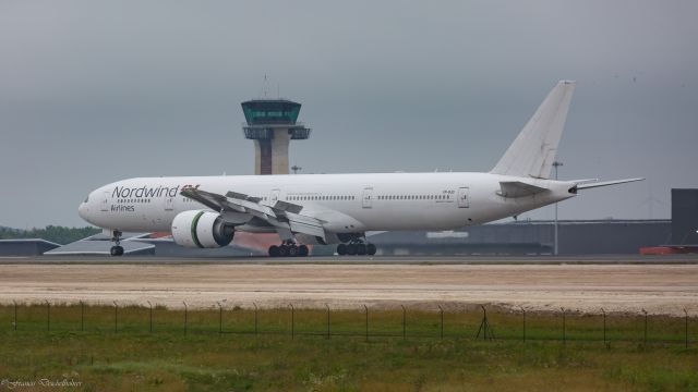 Boeing 777-200 (VP-BJO)