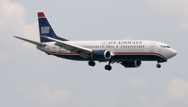 BOEING 737-400 (N440US)