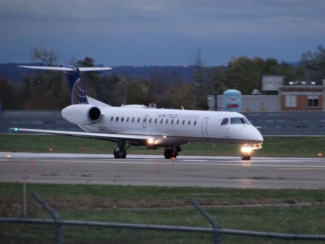 Embraer ERJ-135 (N16918)