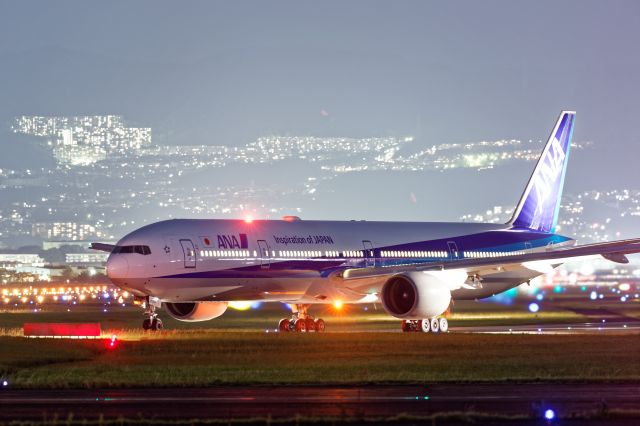 Boeing 777-200 (JA755A)