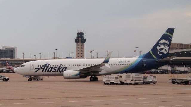 Boeing 737-800 (N518AS)