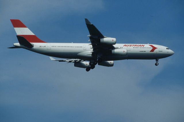 Airbus A340-200 (OE-LAG) - Final Approach to Narita Intl Airport Rwy34L on 1996/06/29