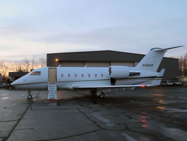 Canadair Challenger (N484CR) - Large cabin.