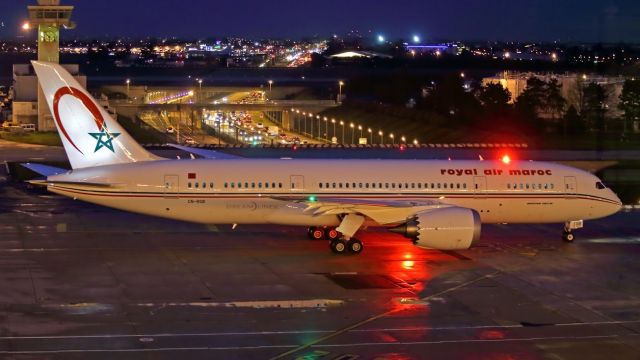 Boeing 787-9 Dreamliner (CN-RGB) - In rolling from panoramic terrace.br /Terminal 4. january 19 2015.