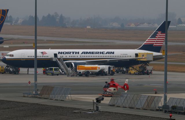 BOEING 767-300 (N764NA)