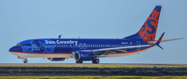 Boeing 737-700 (N820SY) - Shot with a Nikon D3200 w/ Nikkor 70-300mmbr /Best viewed in Full Size 