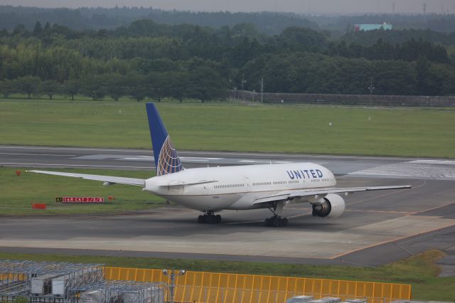 Boeing 777-200 (N783UA)