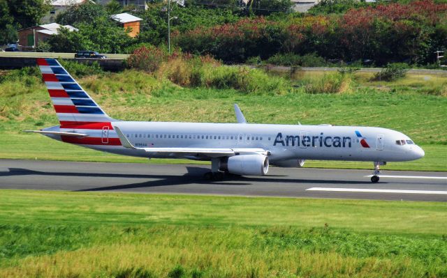 Boeing 757-200 (N196AA)