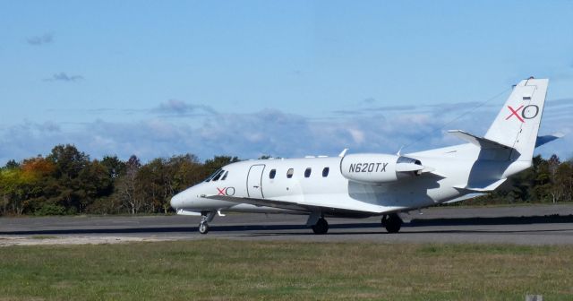 Cessna Citation Excel/XLS (N620TX) - Taxiing for departure is this 2002 Cessna 560XL Citation Excel in the Autumn of 2023.