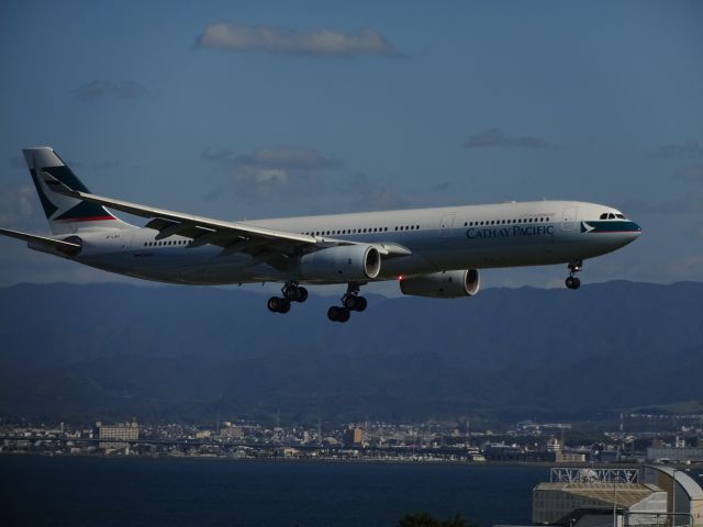 Airbus A330-300 (B-LBG) - 関西空港にて撮影しました。