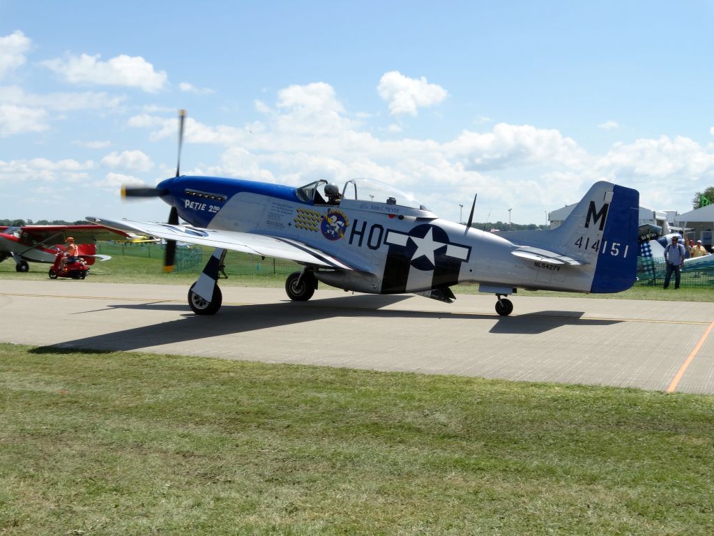 North American P-51 Mustang (N5427V)