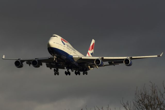 Boeing 747-200 (G-BNLA) - BA B747-436 on approach to LHR.