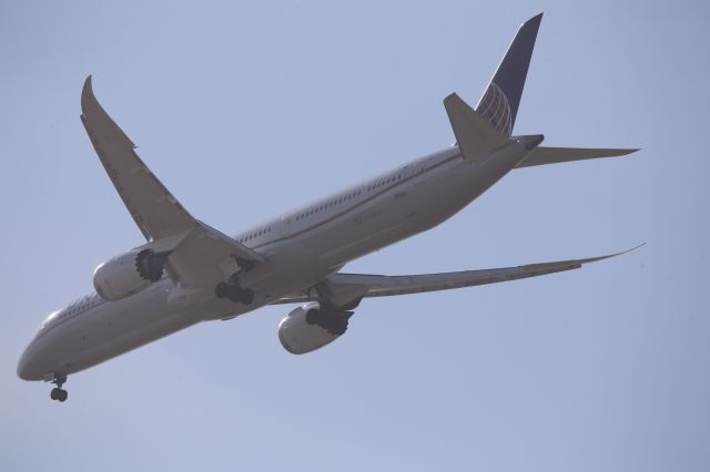 BOEING 787-10 Dreamliner (N17002)