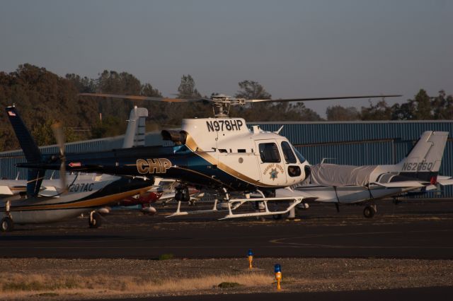 SCHLEICHER ASH-30Mi (N978HP) - N978HP in a hover taxi preparing to land to be fueled and put in her hanger.