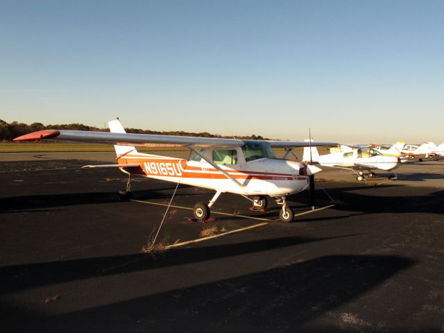 Cessna Commuter (N9165U) - A 1976 model Cessna 150. Looks good.