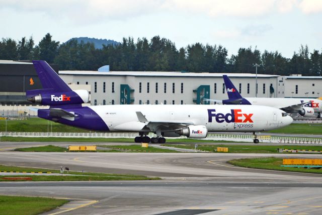 Boeing MD-11 (N582FE)