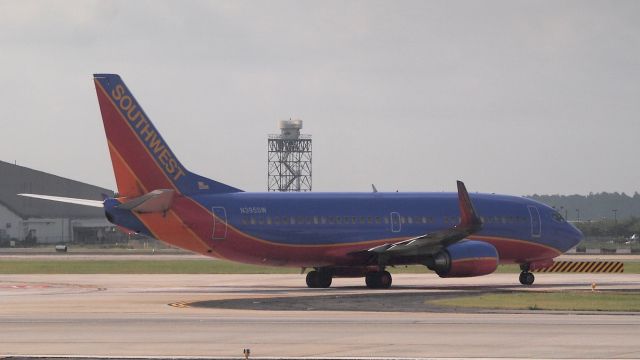 BOEING 737-300 (N395SW)