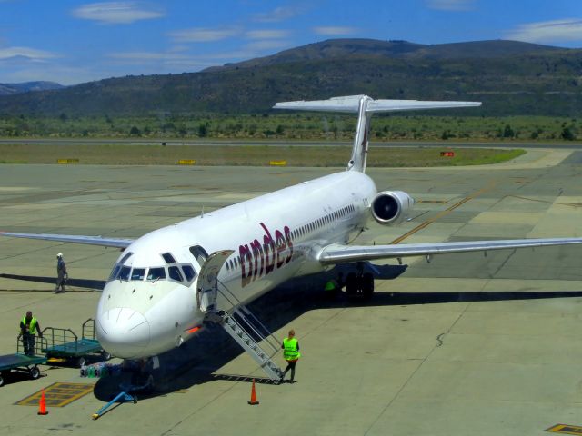 McDonnell Douglas MD-83 (LV-CCJ)