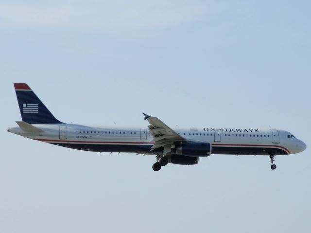 Airbus A321 (N537UW)