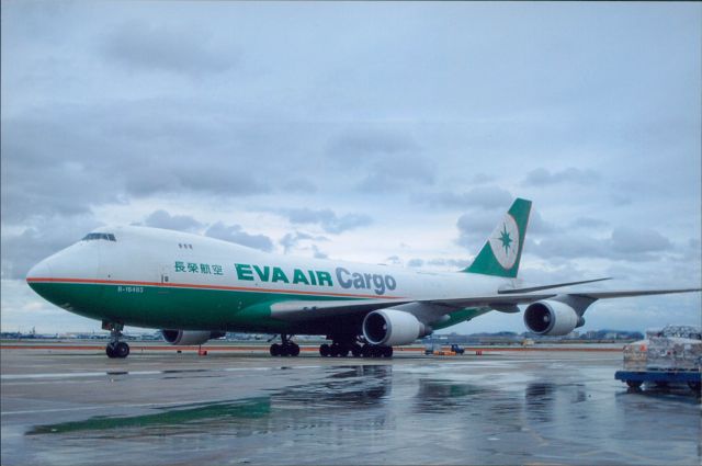 Boeing 747-400 (B-16483)