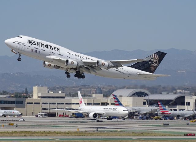 Boeing 747-400 (TF-AAK) - Leaving LAX, Going to Japan