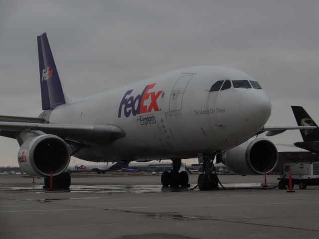 Airbus A300F4-600 — - This guy needs a wash! his name is George. George lives here in Buffalo :D