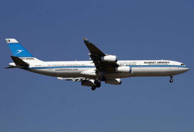 Airbus A340-300 (9K-ANC)