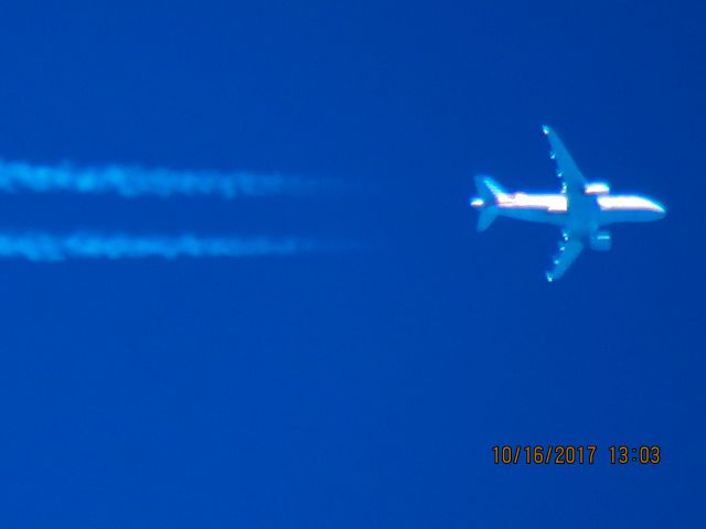 Airbus A319 (N765US)