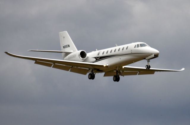 Cessna Citation Sovereign (N885M) - On short final for 13.