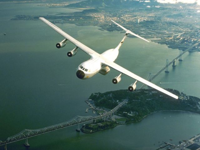 Lockheed C-141 Starlifter —