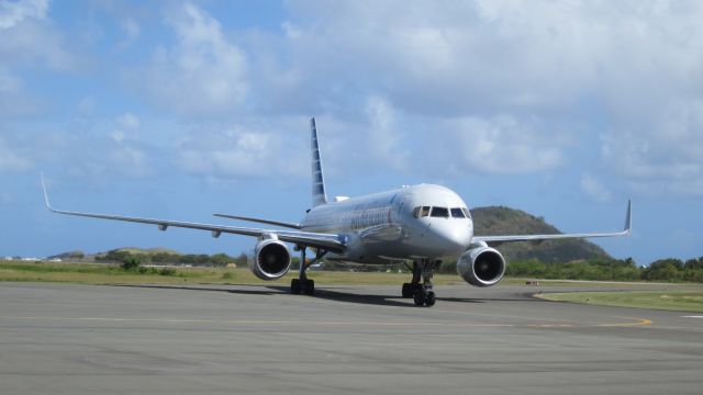 Boeing 757-200 (N198AA)