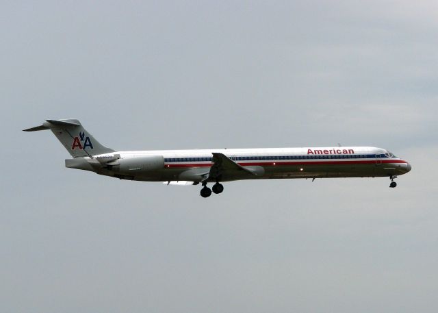 McDonnell Douglas MD-82 (N59523) - Landing at DFW on a rainy, overcast day!