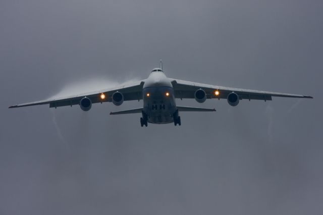 Antonov An-124 Ruslan (UR-82027)