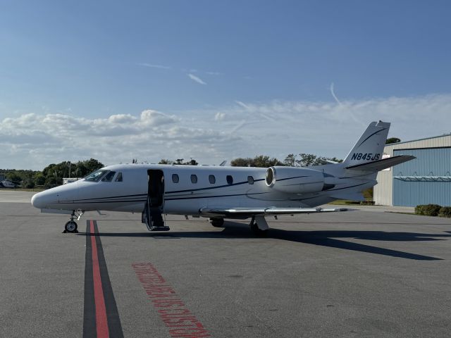 Cessna Citation Excel/XLS (N845JS) - Awaiting takeoff in Leesburg