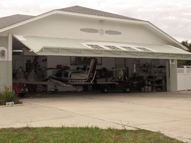 Grumman AA-5 Tiger (N1595R) - An airpark at Florida. pilots paradise.