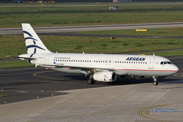 Airbus A320 (SX-DGK)