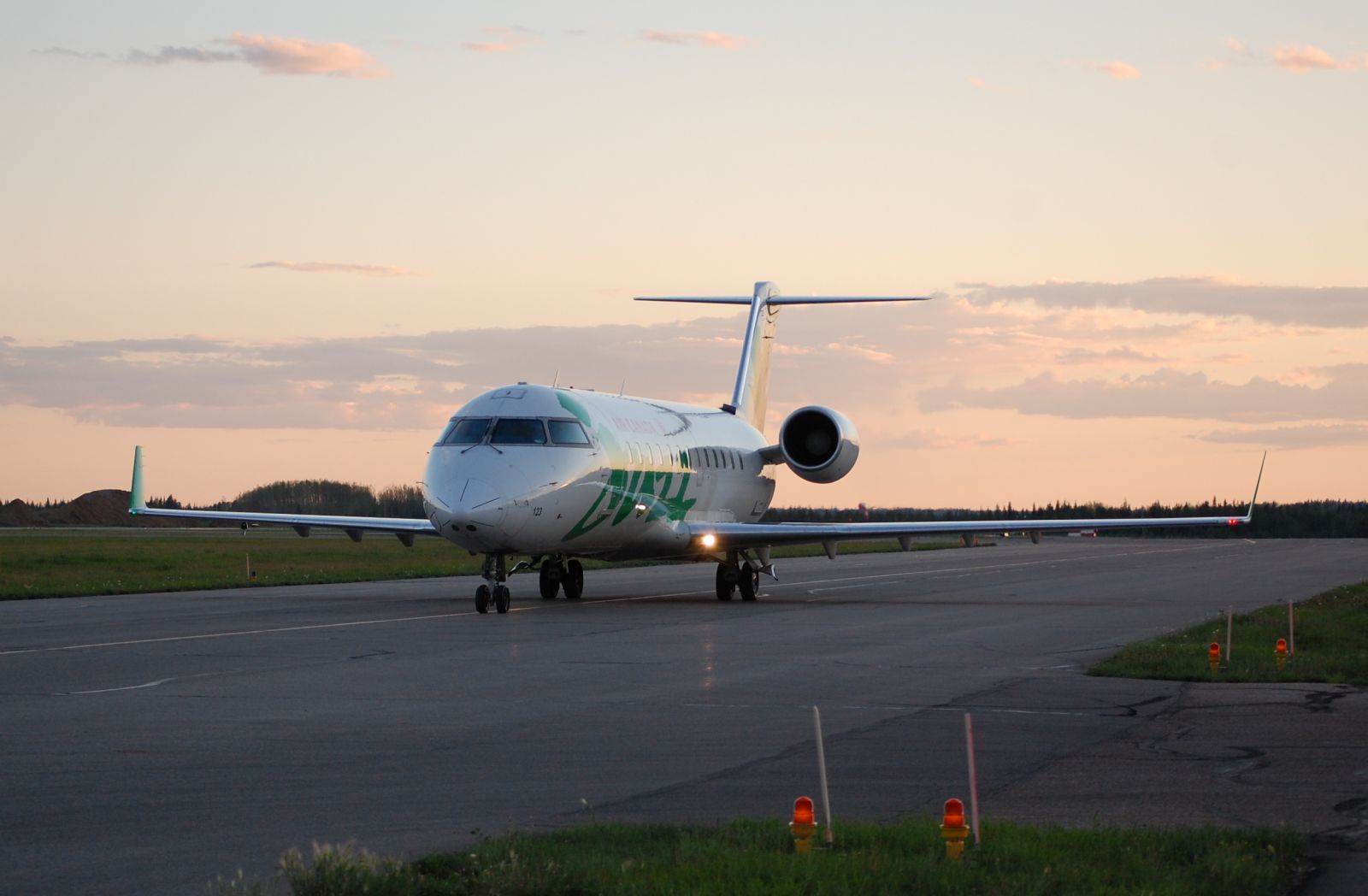 Canadair Regional Jet CRJ-200 —