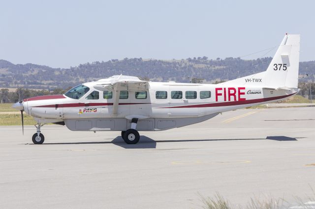 Cessna Caravan (VH-TWX) - Pays Helicopters (VH-TWX) Cessna 208B Grand Caravan taxiing at Wagga Wagga Airport