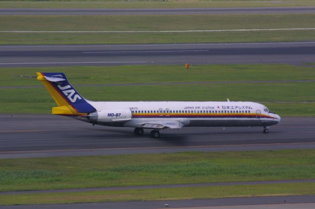 McDonnell Douglas MD-87 (JA8370)