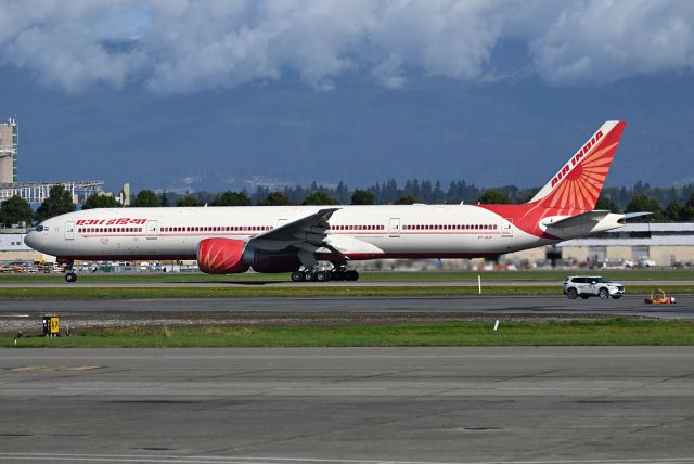 BOEING 777-300ER (VT-ALR)
