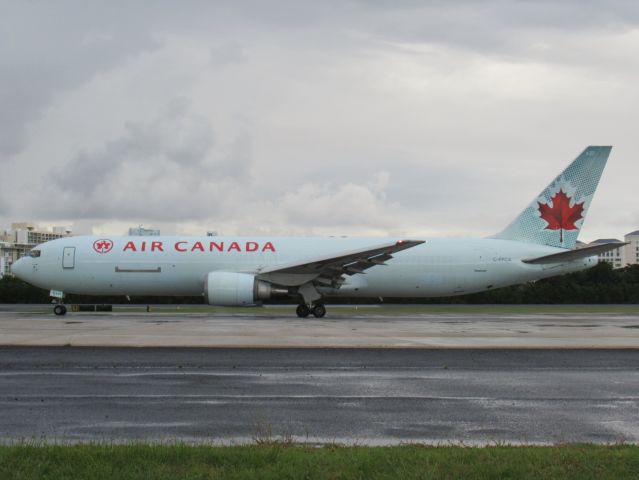 BOEING 767-300 (C-FPCA)