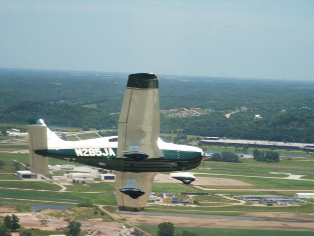 Piper Cherokee (N285JA)