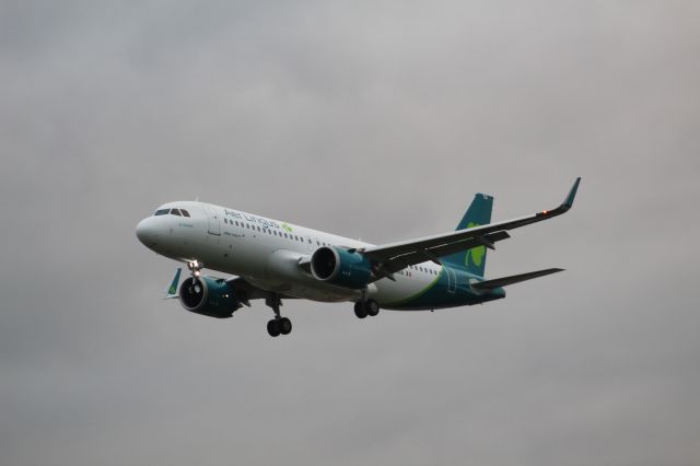 EI-NSA — - An Aer Lingus A320neo on final approach into LHR, landing on runway 27L. br /br /Location: Myrtle Ave.br /Date: 04.10.22 (dd/mm/yy).