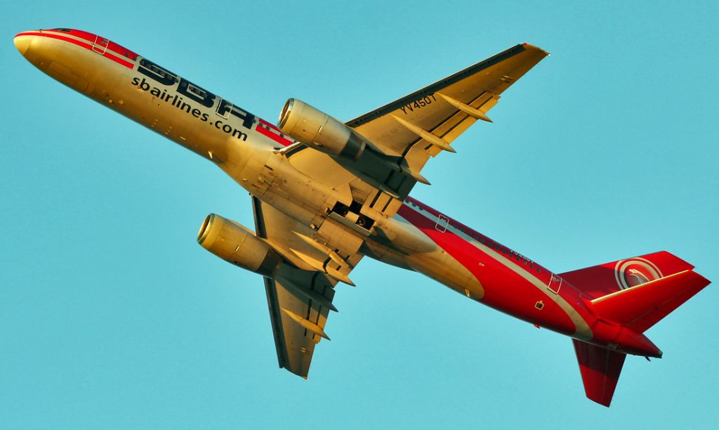 Boeing 757-200 (YV-450T)
