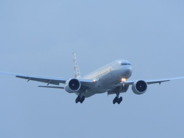 BOEING 777-300ER (N721AN)