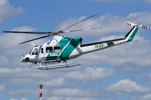 Bell 412 (VH-LLB)